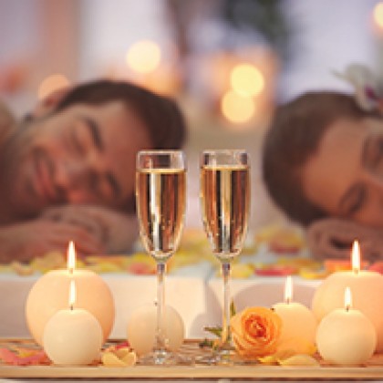 Regalo de ESPECIAL PAREJAS Circuito Playa Granada + Masaje de 15 min + Cena (2 Personas) en Spa Playa Granada H