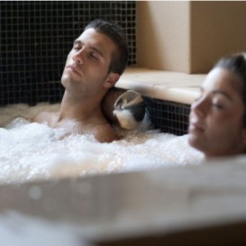 Regalo de Nirvana | Circuito Privado + Masaje Velas en Spa Kumaras