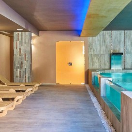 Offre d'accès piscine intérieure en Spa Tarifa