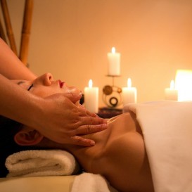 Massagem com Velas de Óleo no Spa do Hotel Comendador