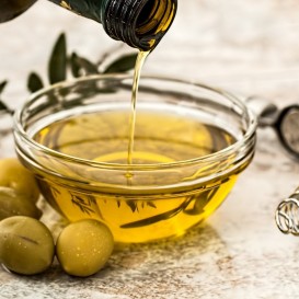 Bon de l'huile d'olive en Monasterio de San Clodio Hôtel et Spa