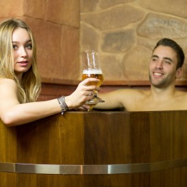 Beer Spa Circuit in Couple in the Beer Spa Alicante