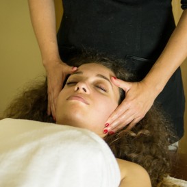 Bon Cadeau de Massage Relax du visage, du cou et de l'écoulement dans les bains arabes Palais de Comares