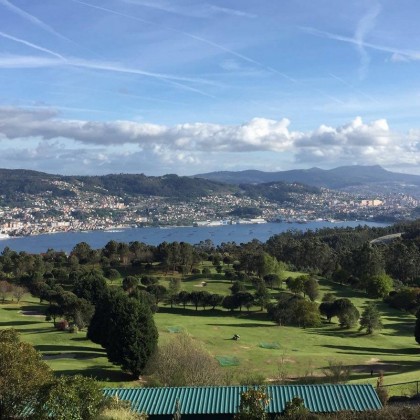 Baptismo de Golfe e Gastro em Casal em Ria de Vigo Golf