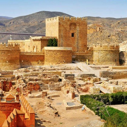 Escapade gastronomique dans le centre d'Almeria avec un menu de dégustation et plus encore