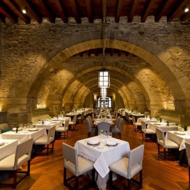 Presente de mesa para dois almoços ou jantares em Paradores