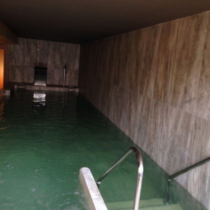 Piscina de Tratamento e Massagem de Cerveja no Tarifa Spa