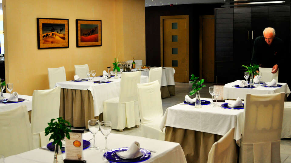 Hotel Oasis