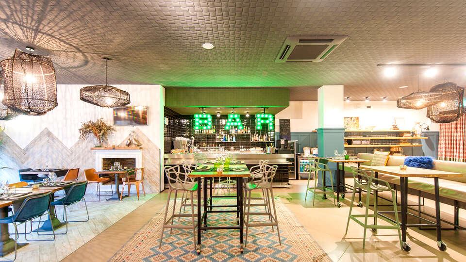 New Hotel Colón