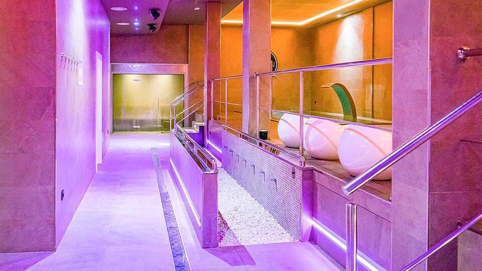 Moon Hotel & Spa
