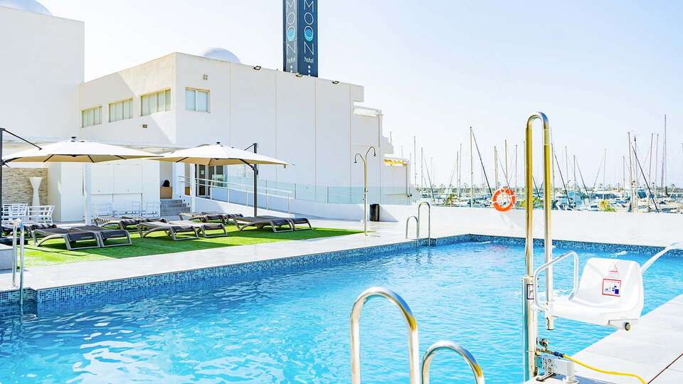 Moon Hotel & Spa
