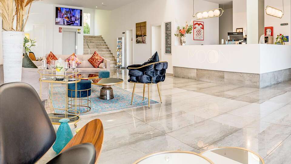 Moon Hotel & Spa