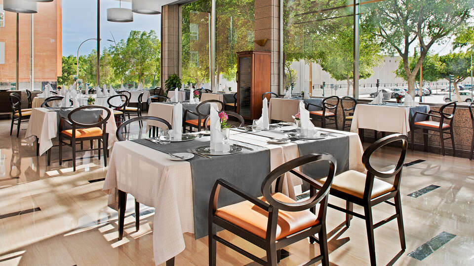 Elba Almería Business & Convention Hotel