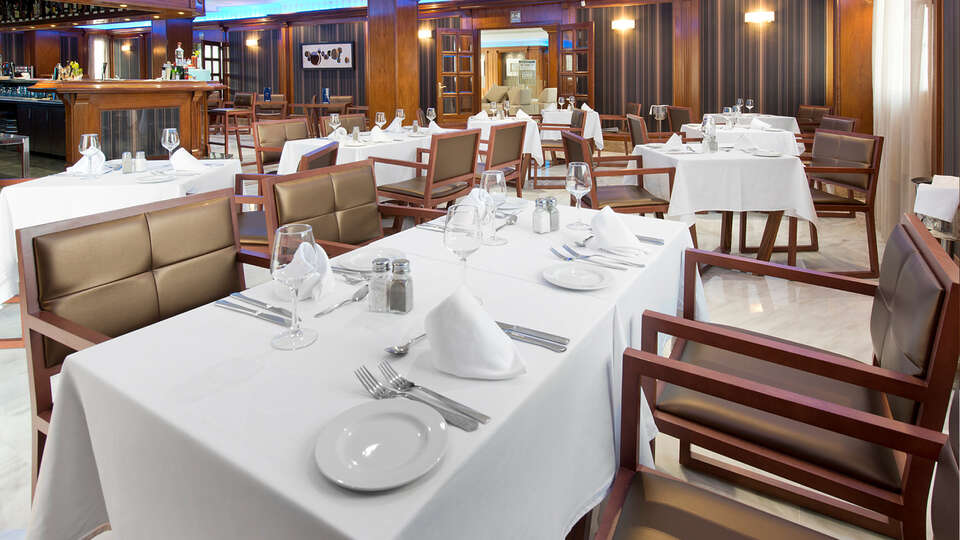 Elba Motril Beach & Business Hotel