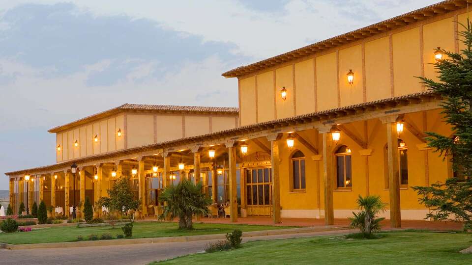Complejo Enoturístico Finca La Estacada